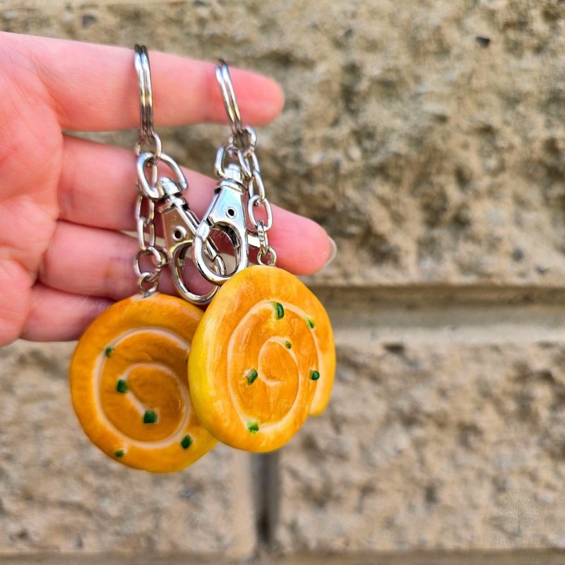 送礼_通膨的葱油饼_钥匙圈 - 钥匙链/钥匙包 - 粘土 黄色