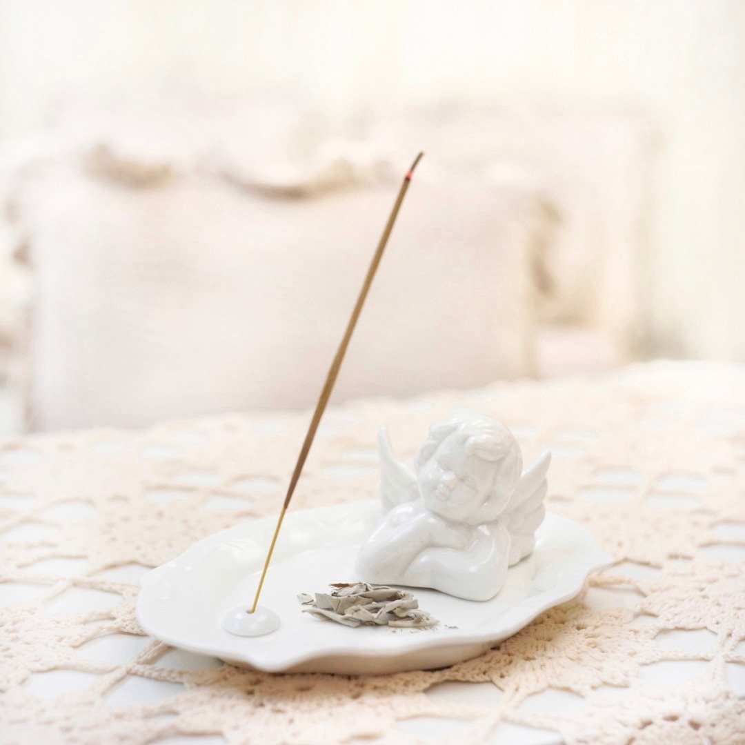 微笑天使万用陶瓷香座 ANGEL PORCELAIN INCENSE BURNER - 花瓶/陶器 - 陶 白色