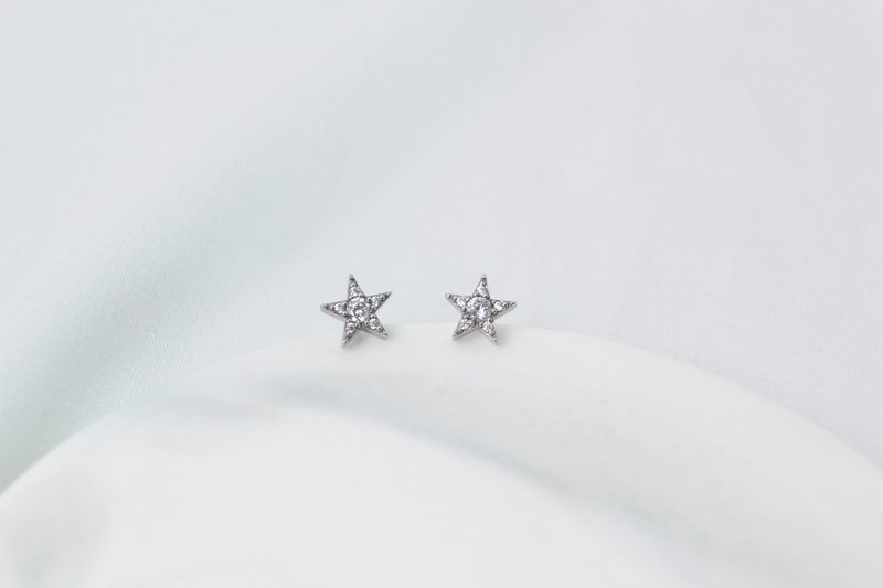 【SWS饰品】闪耀星星 医疗钢耳环 质感锆石 抗过敏 一般细针 - 耳环/耳夹 - 贵金属 金色