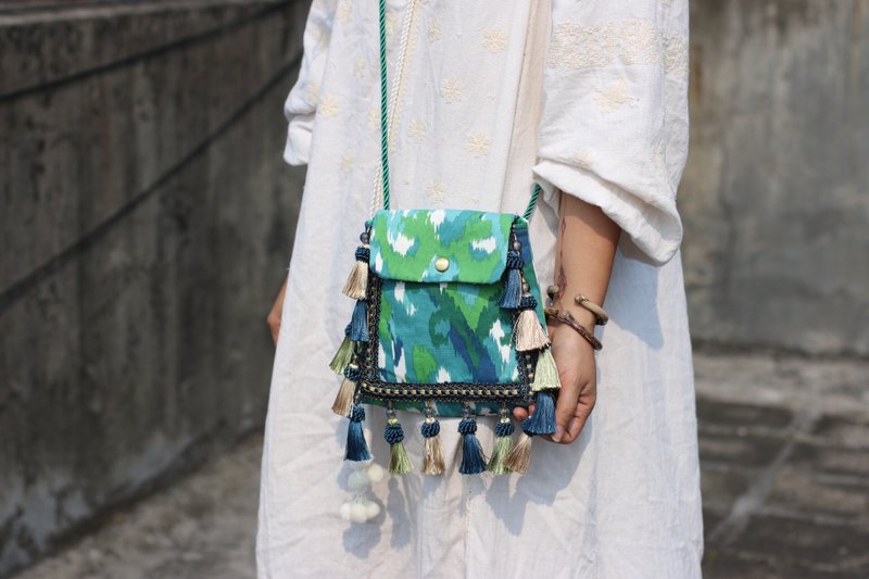 抽象油画风流苏斜挎包 复古原创设计 手工布包 - 侧背包/斜挎包 - 棉．麻 