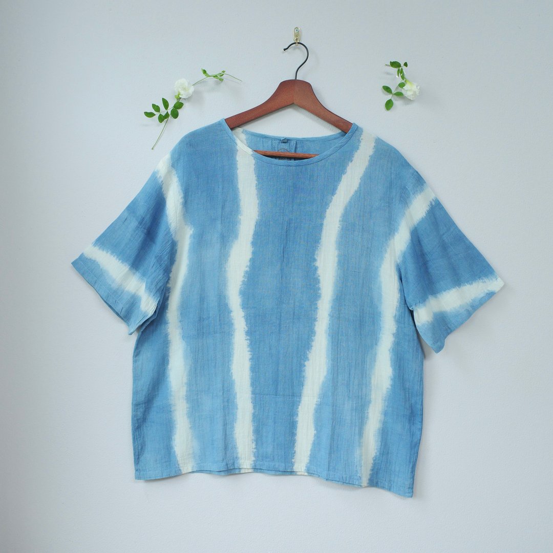 Indigo stripe short-sleeve shirt / natural dye cotton - 女装上衣 - 棉 蓝色