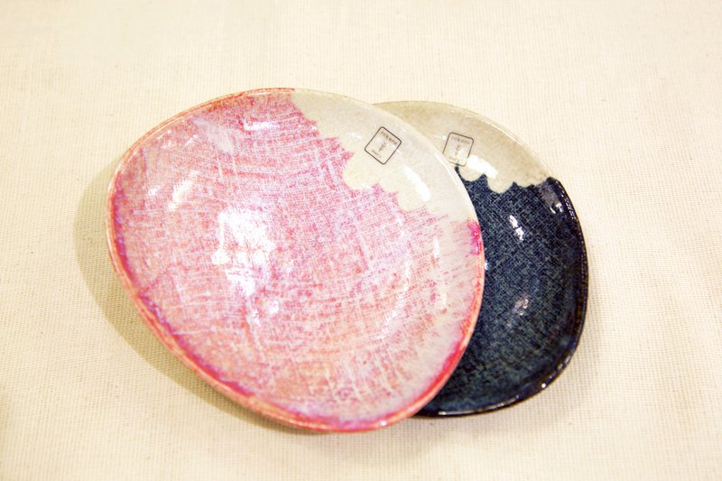 BLUT'S 六鲁 富士山皿 (粉) - 浅碟/小碟子 - 陶 