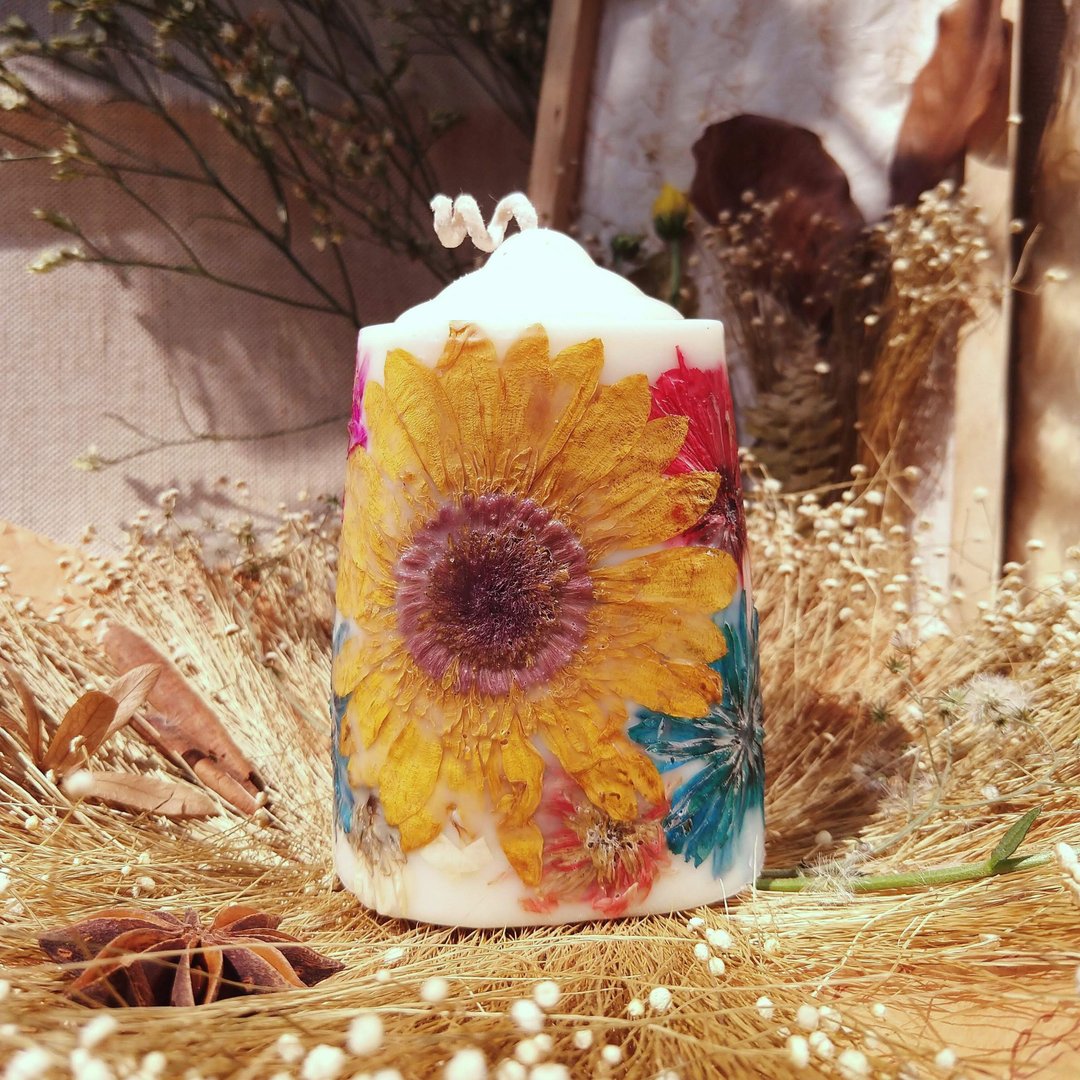 Siam Obchoei : Yellow Blooming flower candle with Gift box - 摆饰 - 蜡 黄色