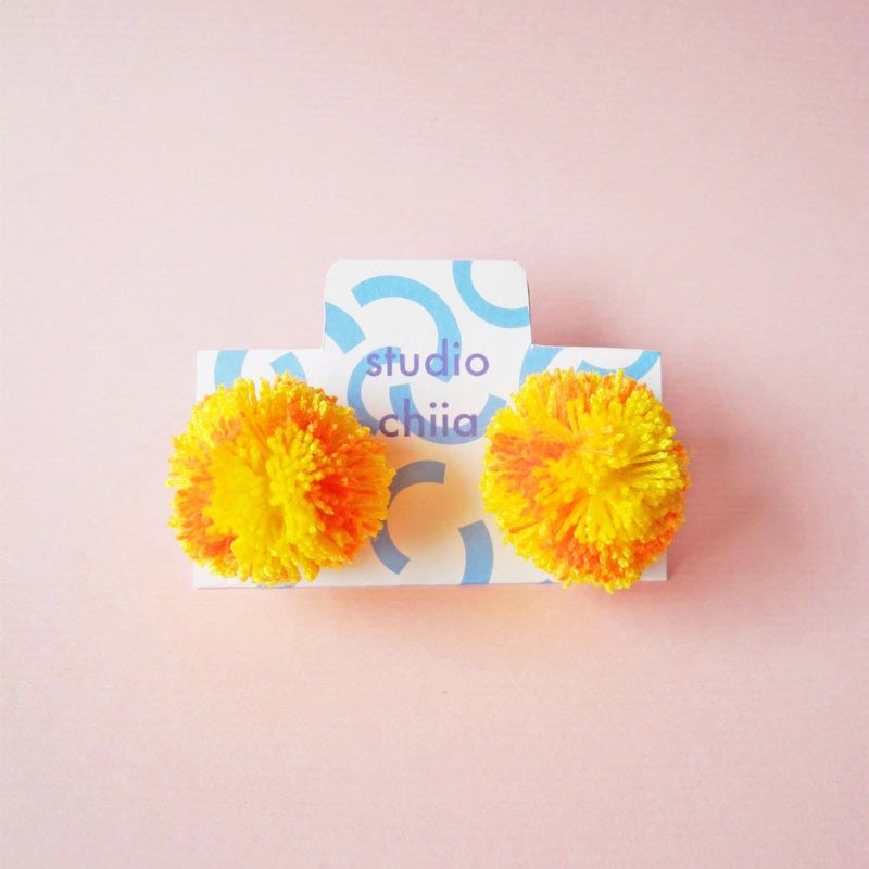 Studio Chiia  *手工耳环-橘黄  - 耳环/耳夹 - 聚酯纤维 橘色