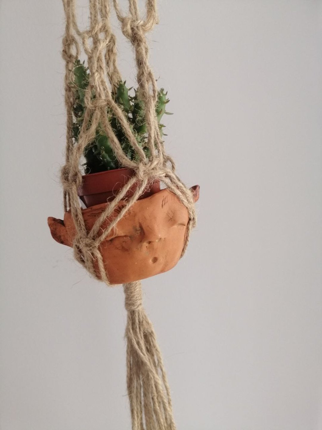 Ceramic face pot wirh macrame planter - 花瓶/陶器 - 粘土 咖啡色