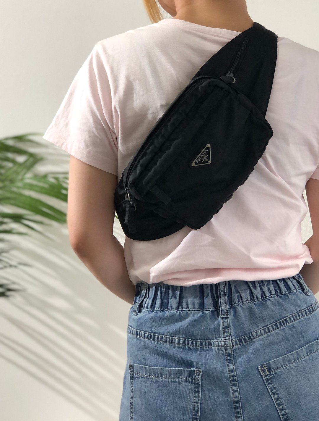 【 日本直送 名牌中古包 】PRADA 普拉达 三角标志 尼龙 腰包 侧背包 黑色 vintage 4csne8 - 侧背包/斜挎包 - 尼龙 黑色