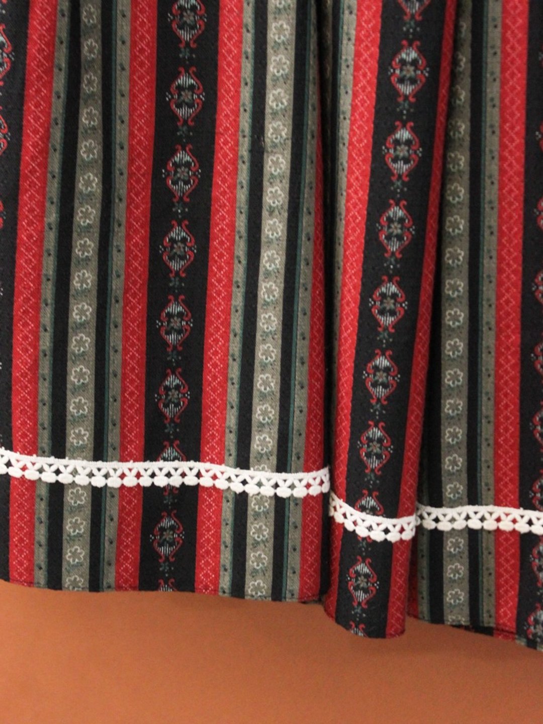 复古欧洲乡村几何条纹印花黑色宽松棉厚古着长裙 Vintage Skirt - 裙子 - 棉．麻 黑色