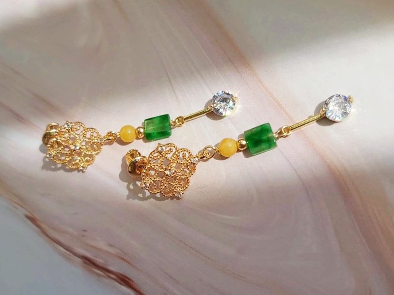 静谧  // 天然翡翠A货 冰种辣绿方片 黄翡 美国14K包金 耳环 - 耳环/耳夹 - 玉石 绿色