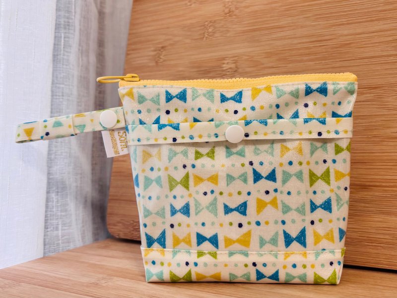 防水收纳袋 托药袋 喂药袋 化妆包 托婴中心 幼儿园必备 - 化妆包/杂物包 - 防水材质 粉红色