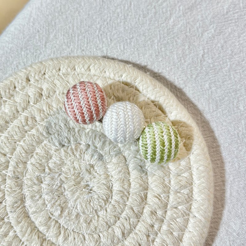 花见团子 小巾绣发夹 | 刺绣发饰 鸭嘴夹 - 发饰 - 绣线 粉红色