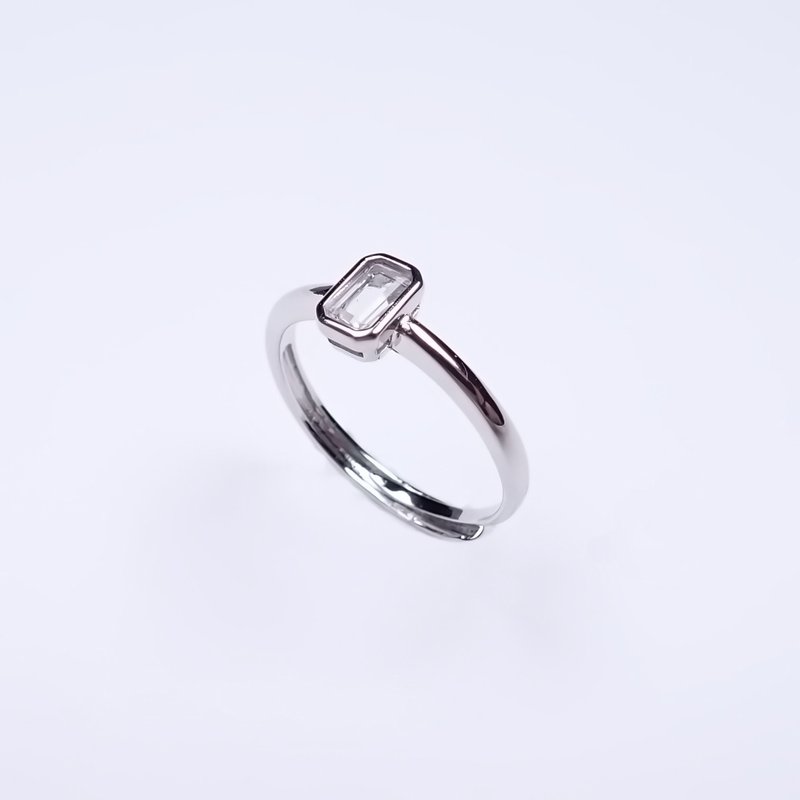 白拓怕石Solitaire祖母绿型车工纯银戒指 - 戒指 - 银 白色