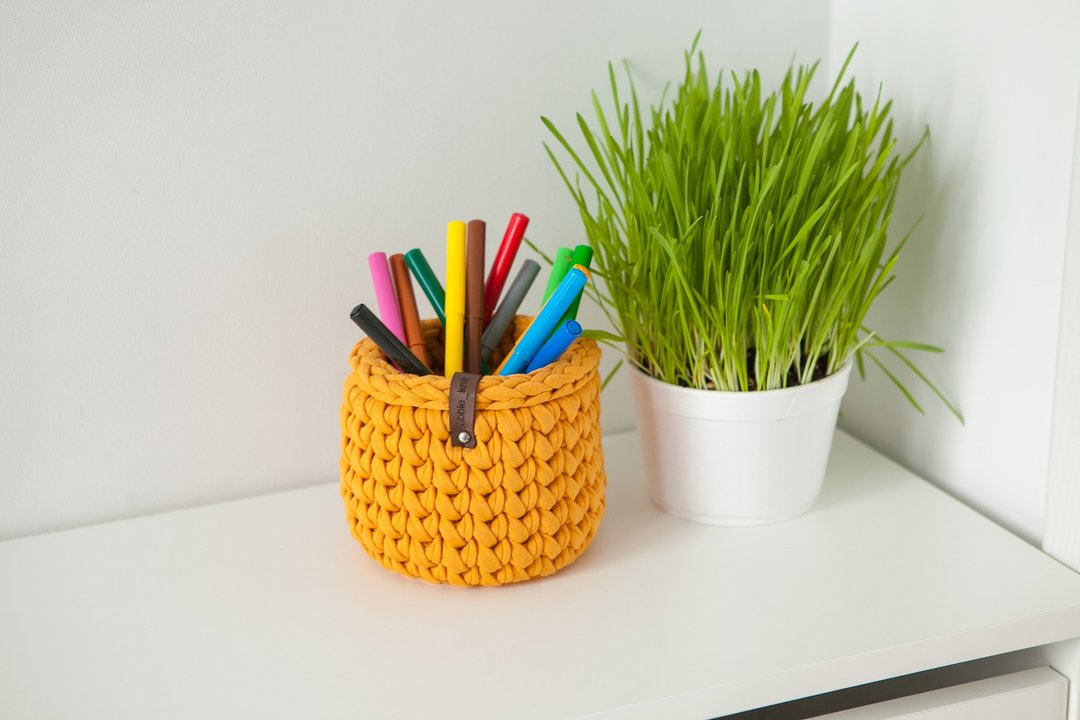 Desk organizer for women. Cute office desk accessories. Pen and pencil holder - 笔筒/笔座 - 棉 