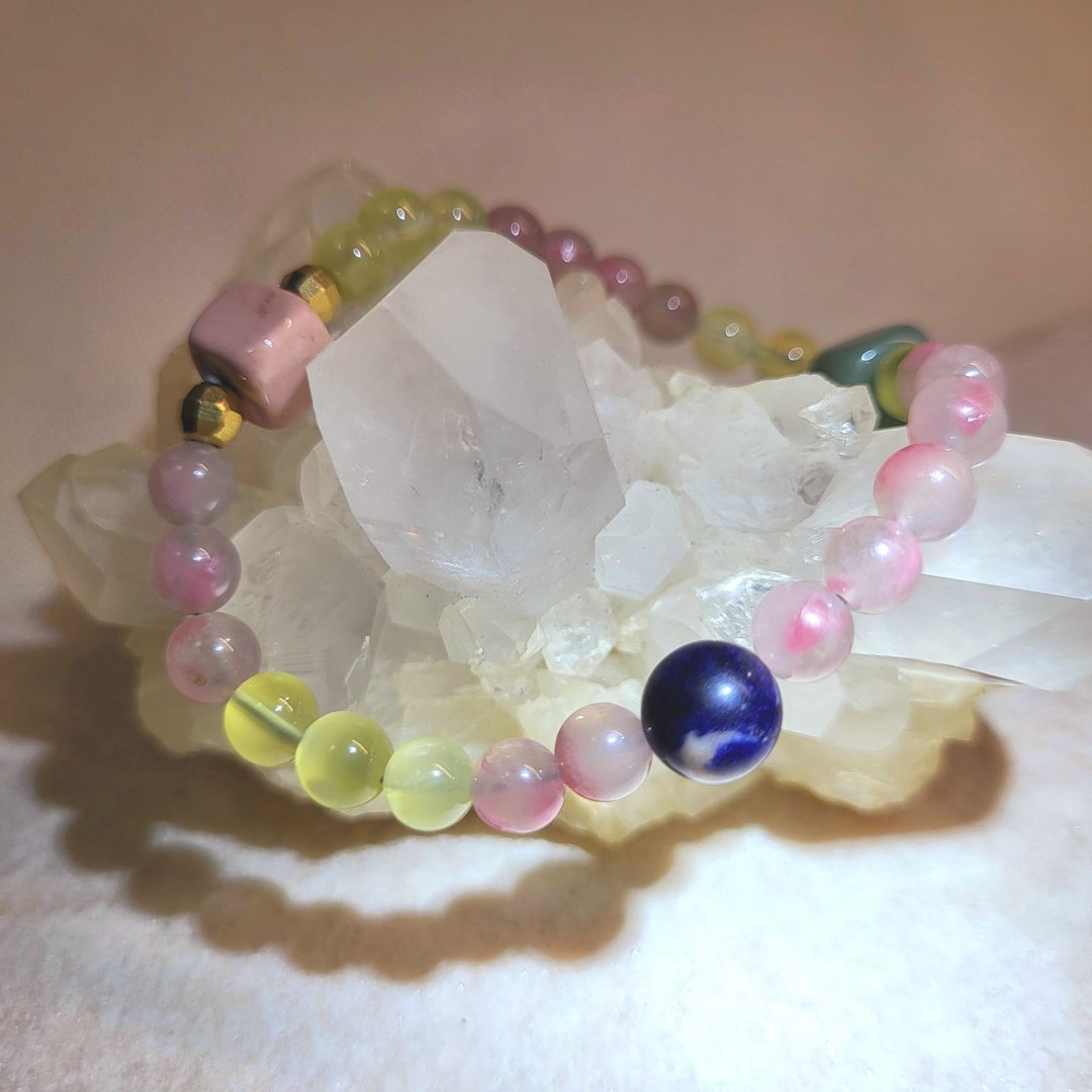 •轻吻•  樱花雨×蓝纹石x葡萄石×阿拉善 浪漫系设计款水晶手串 - 手链/手环 - 水晶 多色