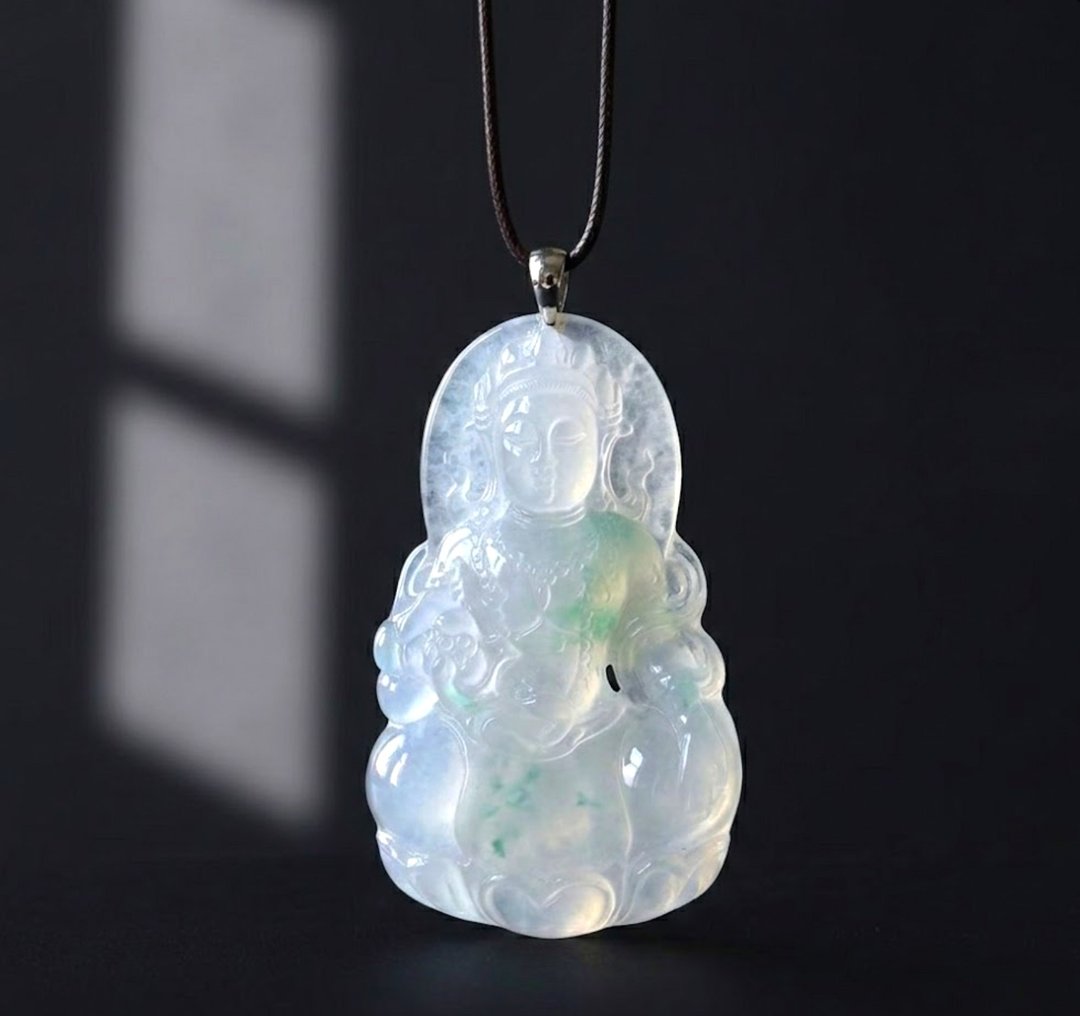 【属马守护神】冰种飘花大势至菩萨 18K 金 | 天然缅甸玉 A 货 | 送礼 - 项链 - 玉石 多色