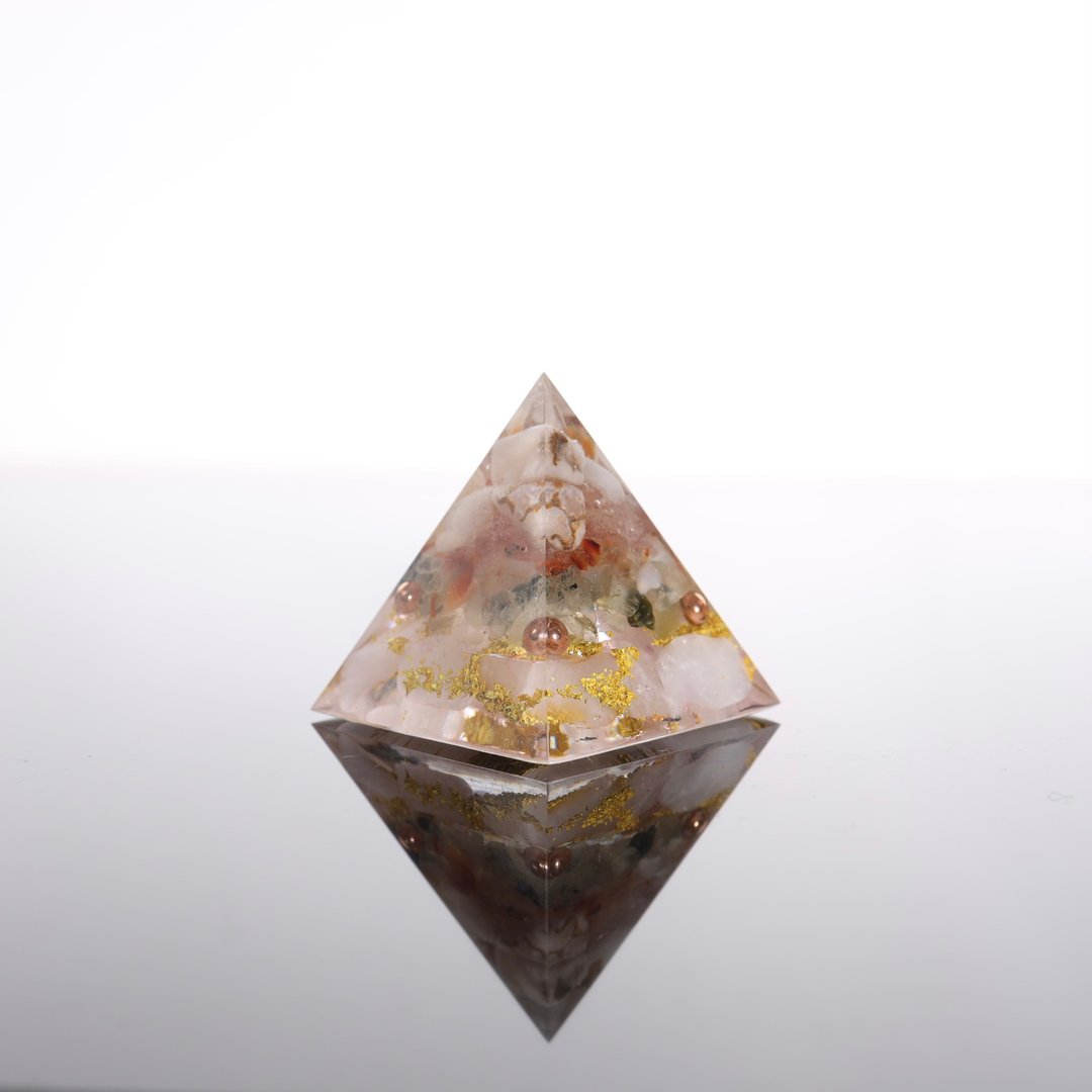 【交换礼物】温柔之塔-奥刚小金字塔Orgonite水晶矿石粉晶恋运 - 摆饰 - 半宝石 多色