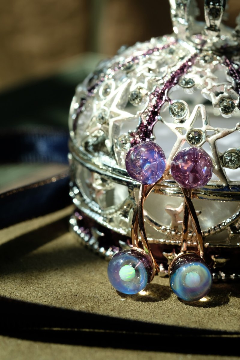 Galaxial Crystal (earrings)  晶凝宇宙 (紫色耳环) - 耳环/耳夹 - 玻璃 紫色