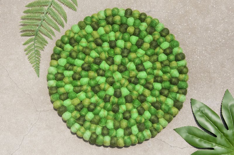 羊毛毡坐垫 羊毛毡地毯 羊毛毡球地垫 羊毛毡椅垫-渐层色绿色草原 - 地垫/地毯 - 羊毛 绿色
