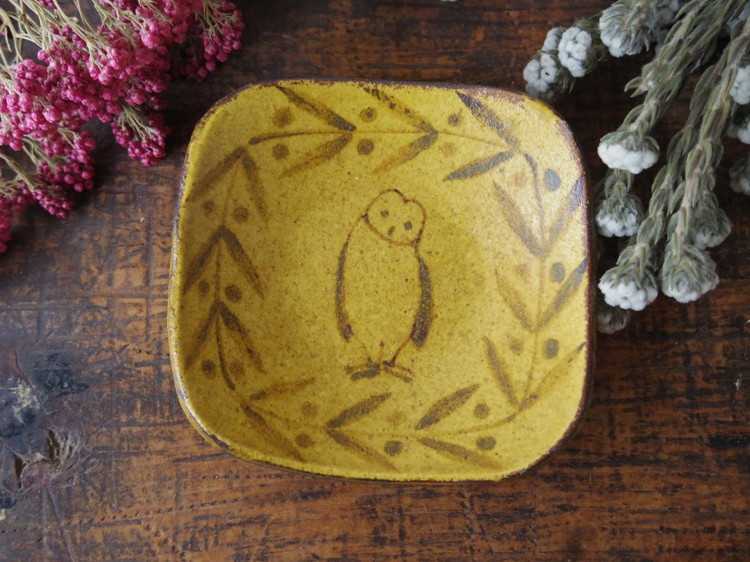 Tiny plate with Barn owl - 盘子/餐盘/盘架 - 陶 黑色