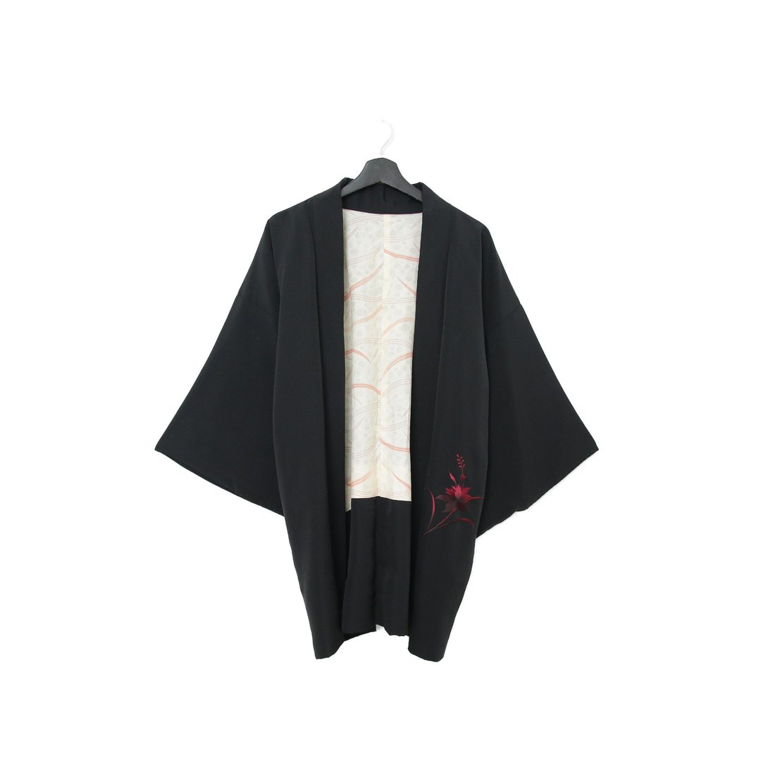 Back to Green-日本带回羽织 刺绣 艳红花kb-49/vintage kimono - 女装休闲/机能外套 - 丝．绢 