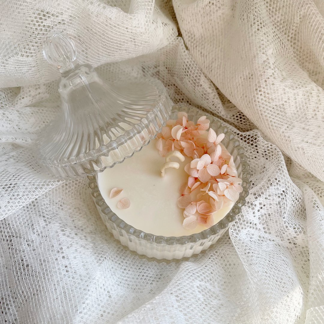 Flower candle in Glass jar - 蜡烛/烛台 - 蜡 多色