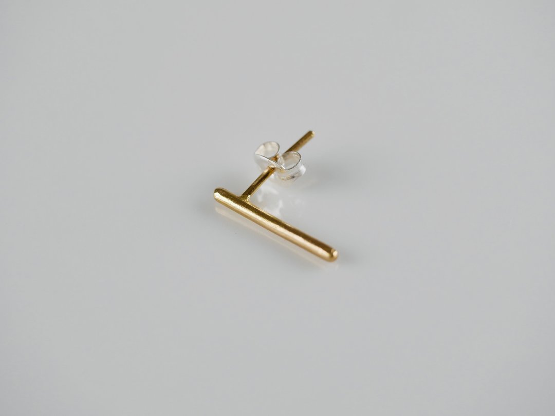 Brass Bar Earring (One-ear) - 耳环/耳夹 - 铜/黄铜 金色