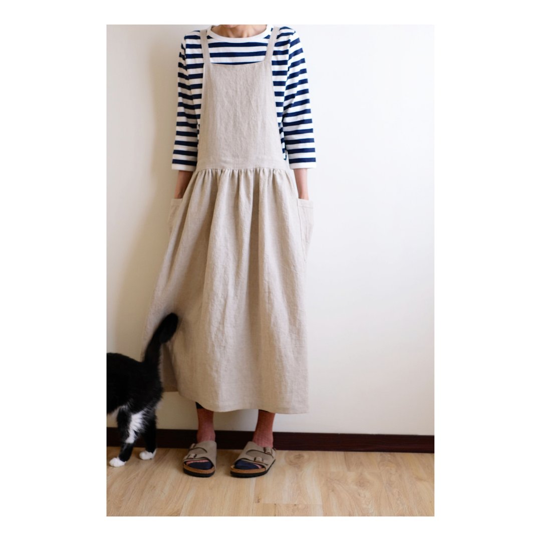 日常手作服 心里住着小女孩 复古自然色绑带工作围裙 亚麻 - 洋装/连衣裙 - 棉．麻 卡其色
