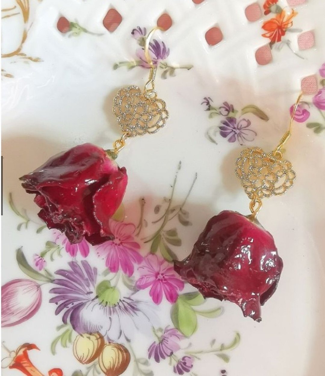 【毕业礼物】【满额优惠】预购款真花红玫瑰金色耳勾耳环/耳夹 - 耳环/耳夹 - 植物．花 红色