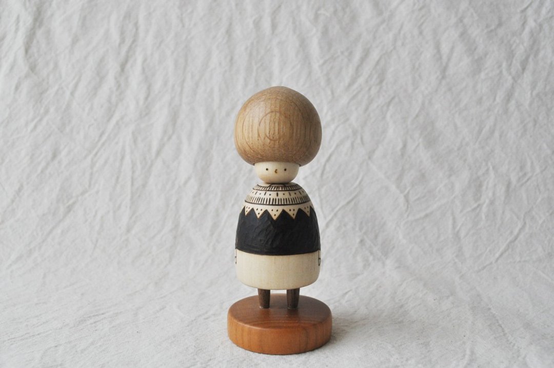 Mushroom girl Kokeshi doll 29 - 玩偶/公仔 - 木头 卡其色