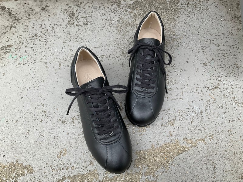 日常百搭经典黑 / 简约易于搭配的皮革运动鞋 - 女款休闲鞋 - 真皮 黑色