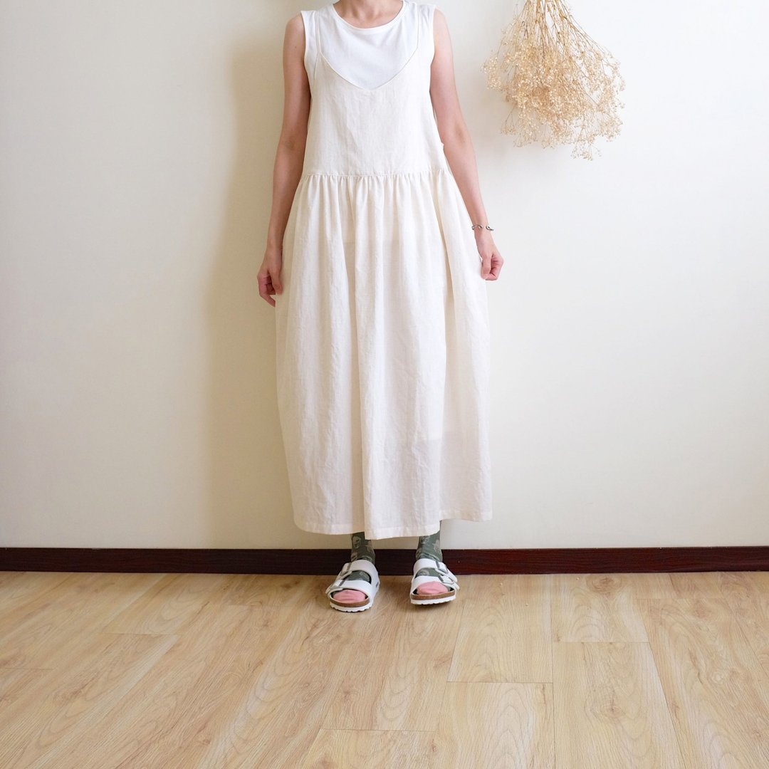 日常手作服 杏白色细肩绑带吊带裙  薄棉麻 - 洋装/连衣裙 - 棉 白色