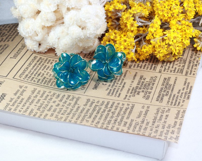 绿意盎然-蓝绿色 - 耳环/耳夹 - 树脂 多色