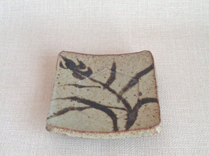 四方皿 铁绘草纹a - 盘子/餐盘/盘架 - 陶 卡其色