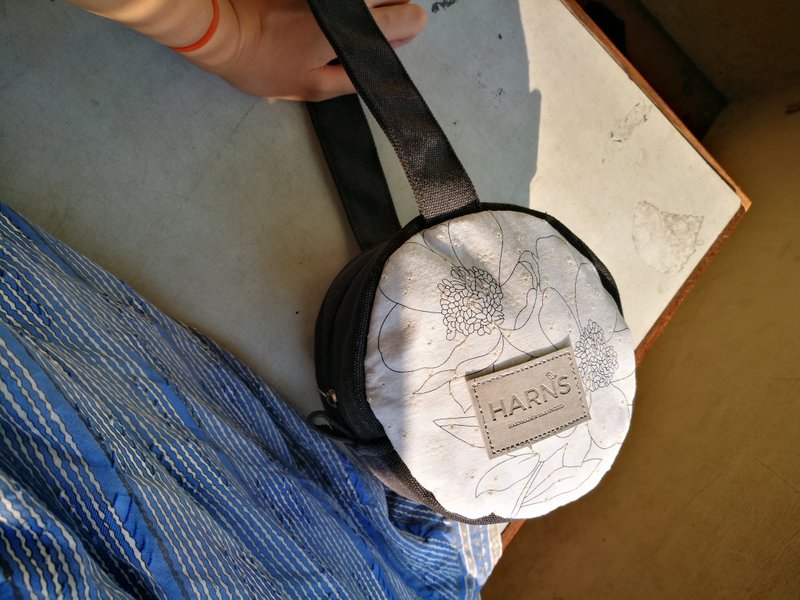 HARNS 小圈包 手挽包 手提包 冰淇淋包 - 手提包/手提袋 - 亚麻 黑色