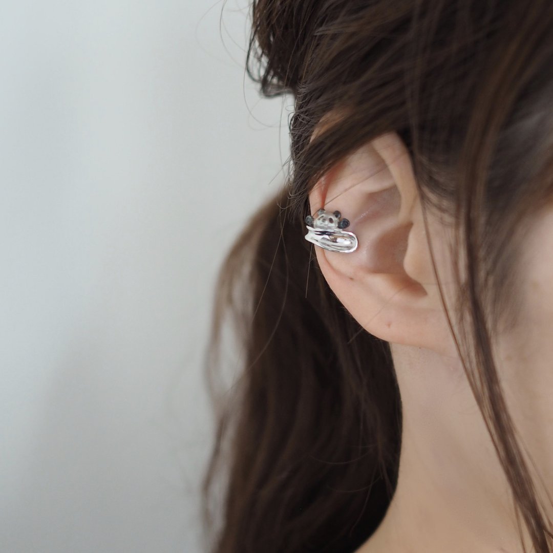 Banzai Panda Cuff for right ear - 耳环/耳夹 - 纯银 白色