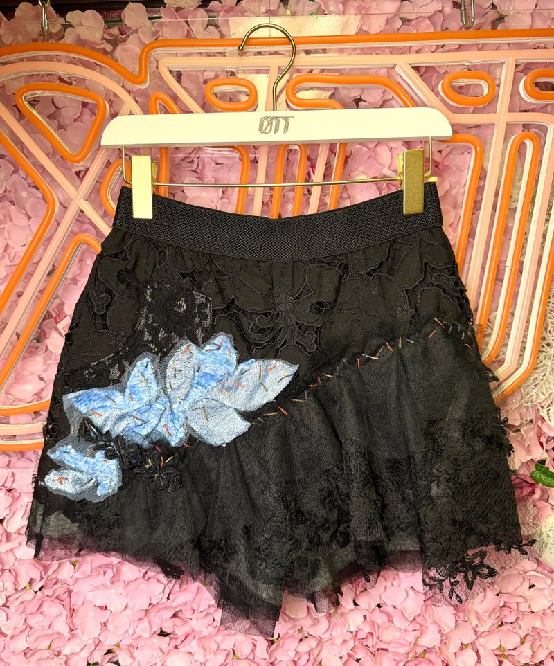 OTT独一无二•Unique日系重工刺绣通花蕾丝绒绣牛仔脚短裙 - 裙子 - 棉．麻 蓝色