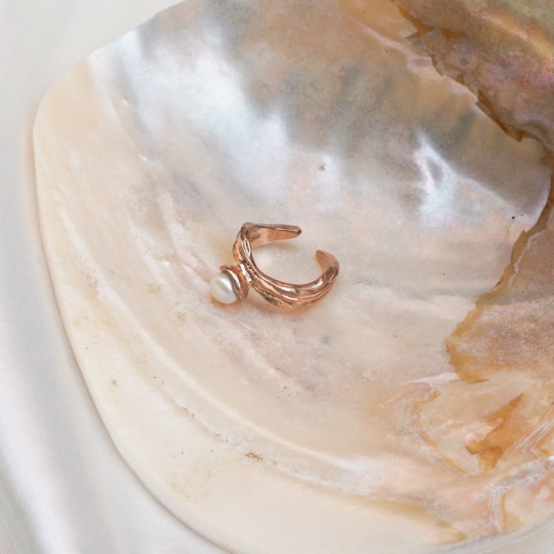 Sand wave pearl ring - 戒指 - 铜/黄铜 