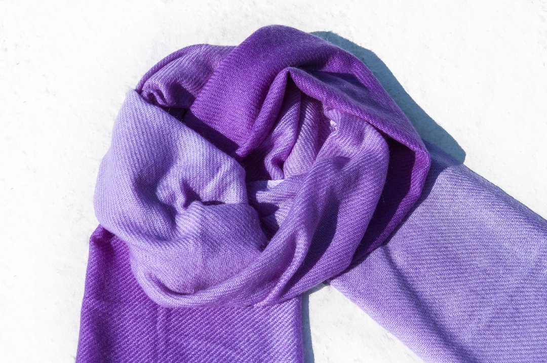 喀什米尔Cashmere/羊绒围巾/纯羊毛围巾披巾/戒指绒披肩-紫色渐层 - 围巾/披肩 - 羊毛 紫色