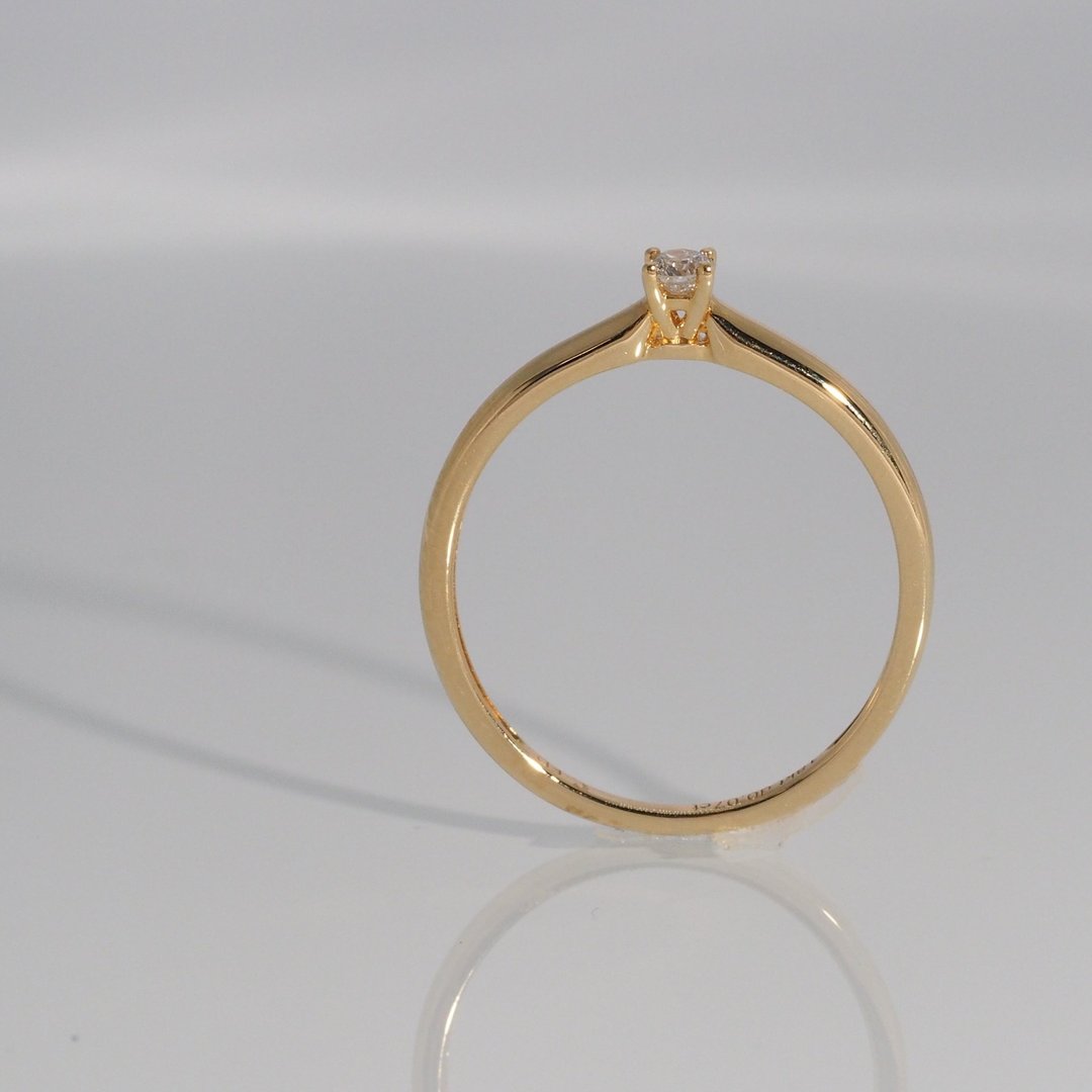 18K金出众钻石戒指 The Stand Out Diamond Ring - 戒指 - 贵金属 