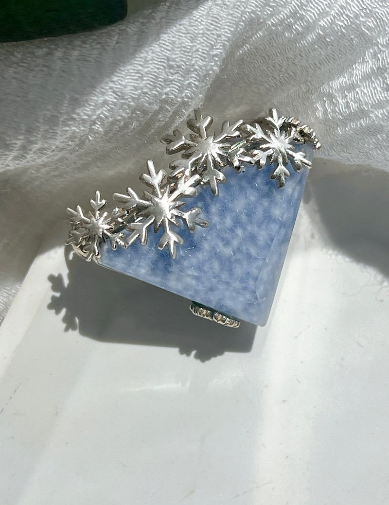 绒雪之诗 老矿蓝线水晶吊坠胸针两用款 - 胸针 - 水晶 蓝色