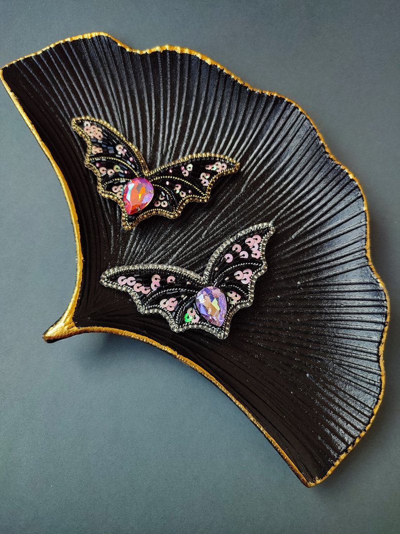 万圣节黑色蝙蝠胸针  刺绣胸针  哥德式蝙蝠珠宝别针  女士礼物 - 胸针 - 玻璃 紫色