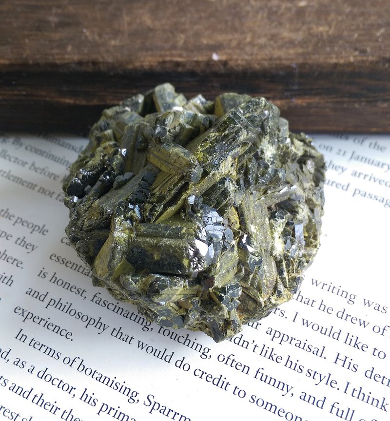 Tourmaline  巴西产地 电气石 绿碧玺 天然矿石 原矿 - 摆饰 - 其他材质 