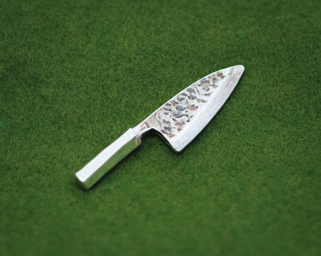 Japanese Kitchen Knife pin brooch - Sushi knife - Japanese knife Chef lapel pin - 徽章/别针 - 银 银色