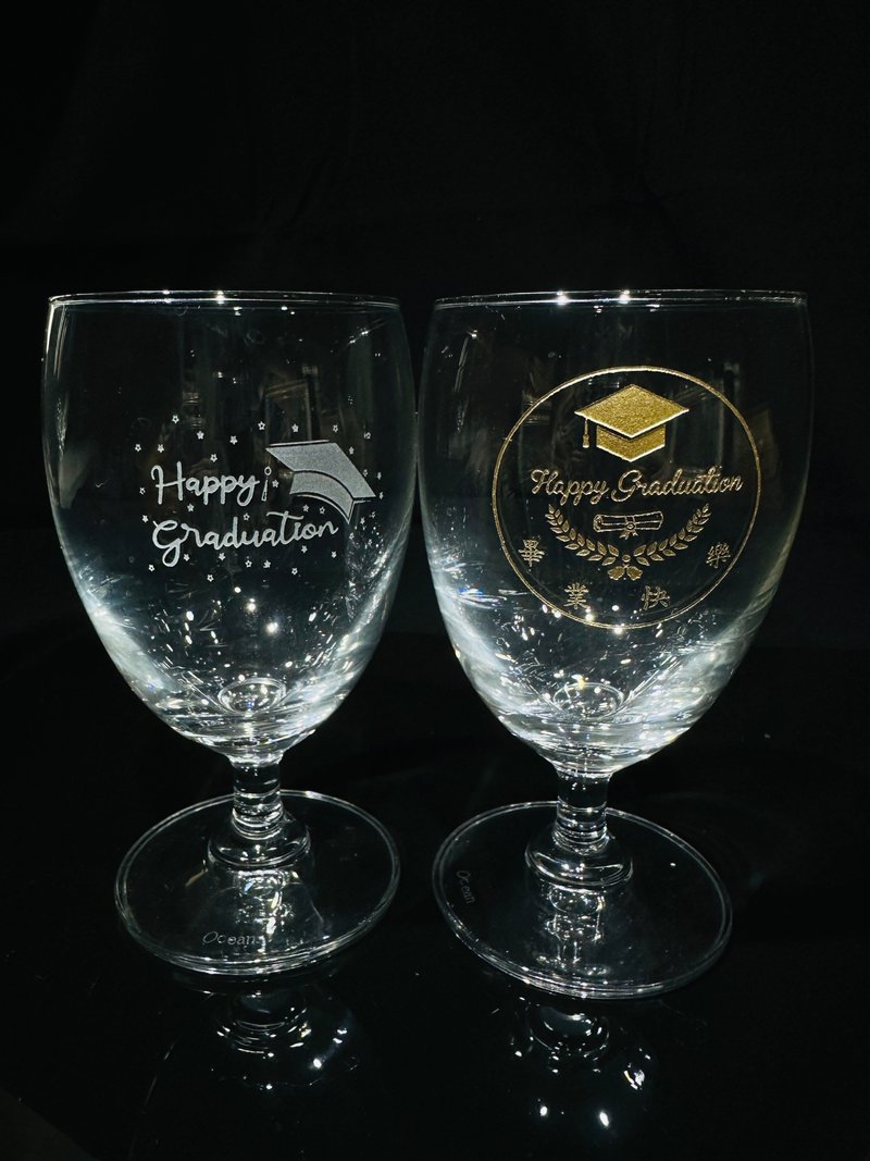 【金莎】毕业季 定制化文字雕刻红酒对杯 写上给彼此的祝福 - 玻璃杯 - 玻璃 金色