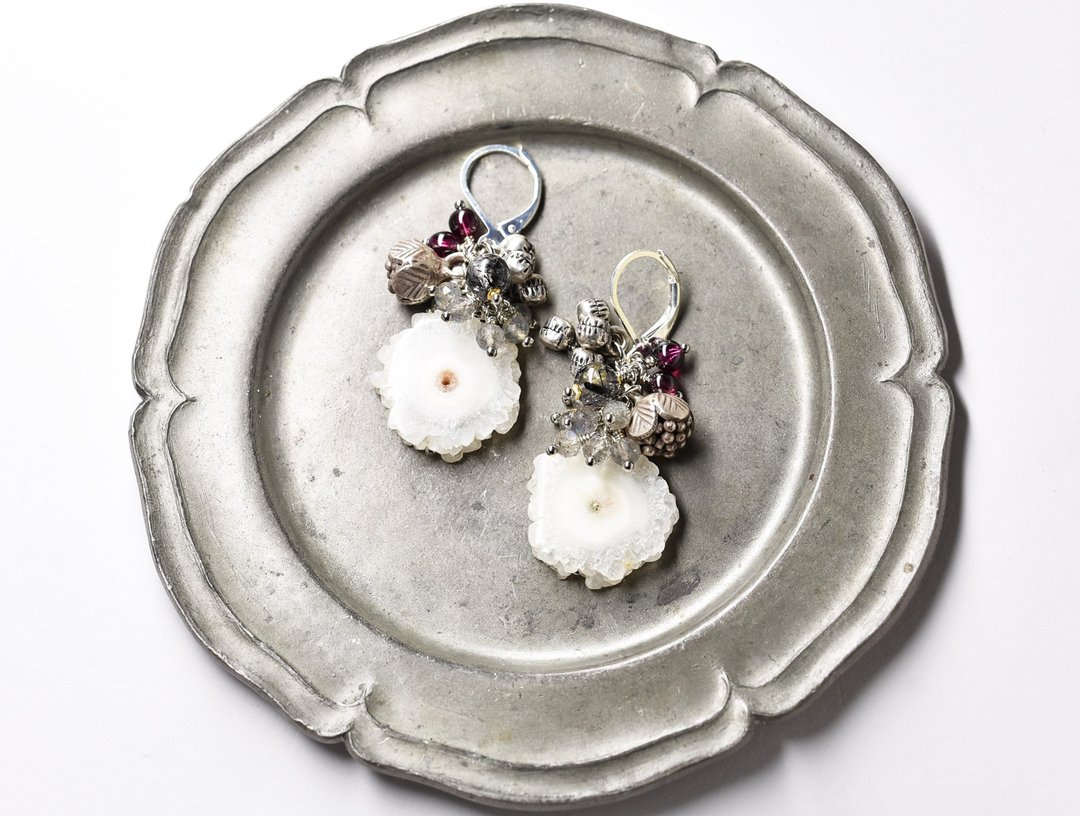 Solar quartz and rugged labradorite, black rutile, garnet and cologne curren Silver, bell earrings - 耳环/耳夹 - 玻璃 白色