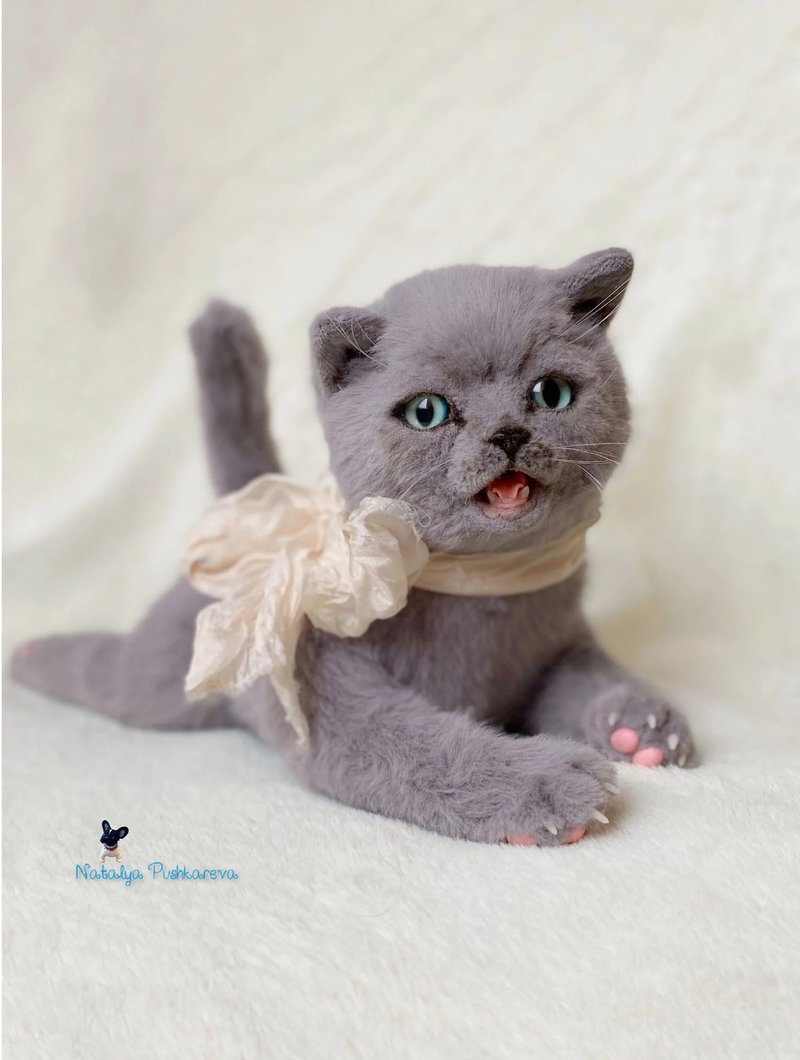 灰色小猫张开嘴逼真的玩具 - 玩偶/公仔 - 聚酯纤维 白色