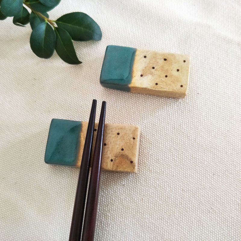 陶制和风筷架-水玉 - 餐垫/桌巾 - 陶 
