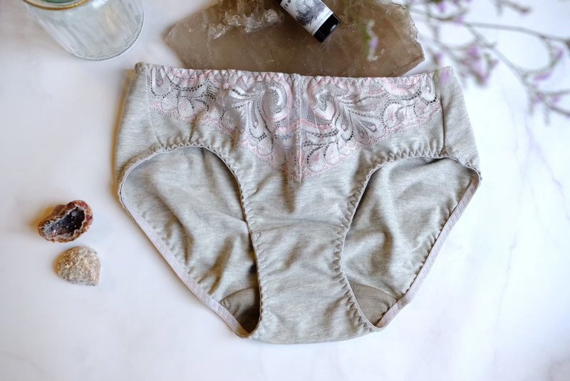 慵懒时光・银纤维抗菌・中腰三角裤・台湾制 - 女士内衣裤 - 棉．麻 灰色