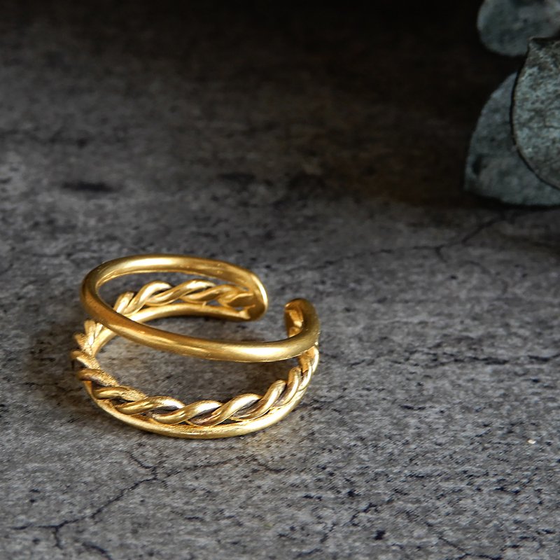 Swag耳骨夹 三环扭转 / 黄铜 C062 - 耳环/耳夹 - 铜/黄铜 金色