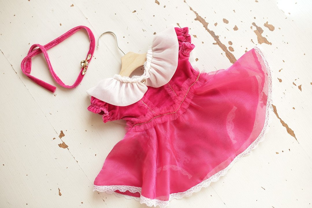 适合新生女孩的粉红连身衣：小女孩的完美服装 - 婴儿饰品 - 其他金属 粉红色