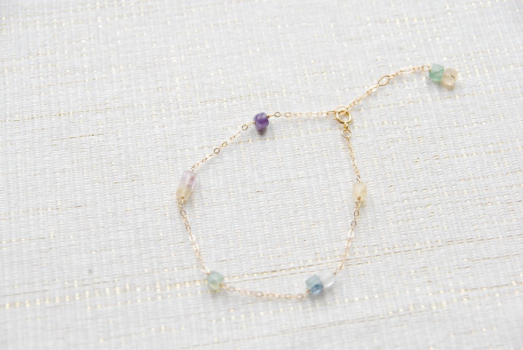Cube cut fluorite colorful bracelet 14kgf - 手链/手环 - 半宝石 多色